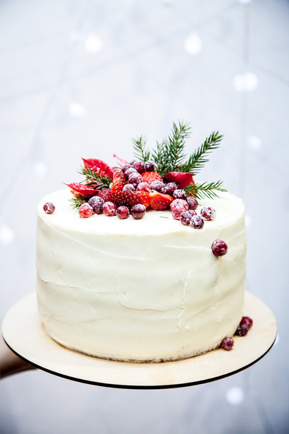 Winter cake with strawberries  - Photo, Image