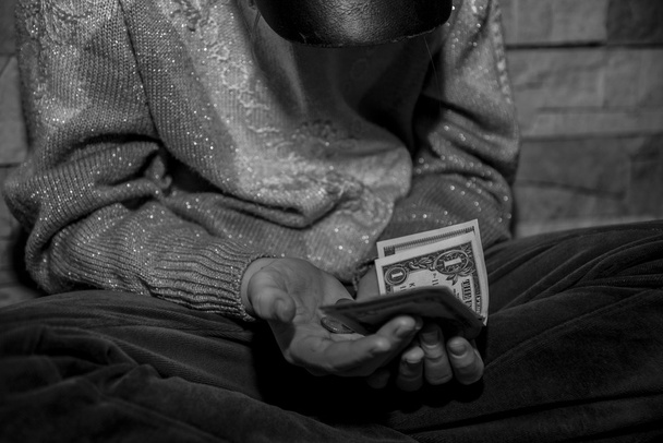 Homeless man asks for money - Foto, Imagem