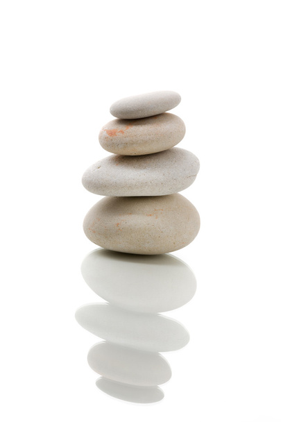 elszigetelt zen kő kiegyensúlyozó - Fotó, kép