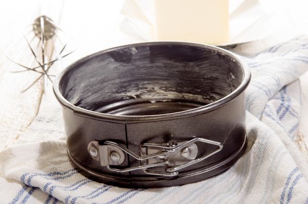 выпечка олова, приготовленные с маслом
 - Фото, изображение