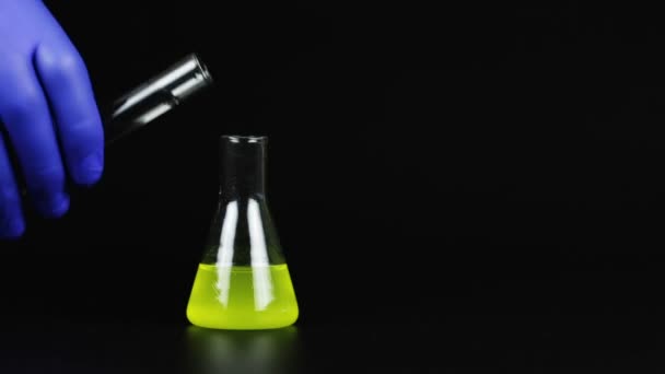 Δοκιμαστικό σωλήνα, χημική εμπειρία - Πλάνα, βίντεο