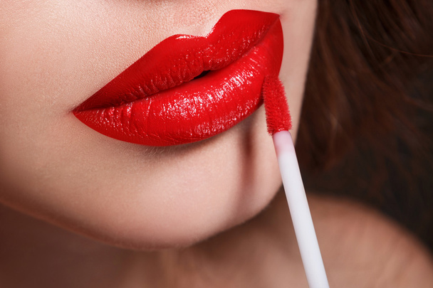Close up of red lips  - 写真・画像