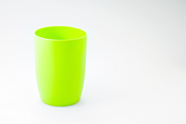 Пустой зелёный стаканчик
 - Фото, изображение