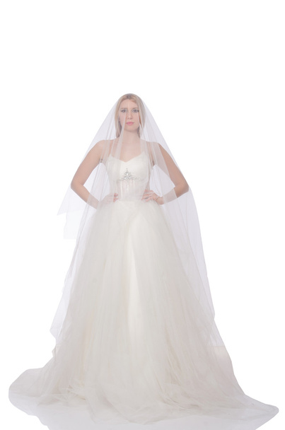 Mujer en vestido de novia aislado en blanco - Foto, imagen