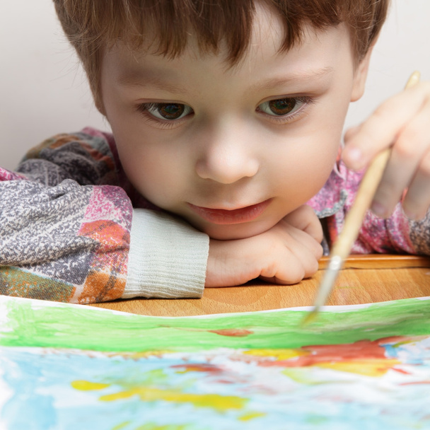 Happy children draw picture - Фото, зображення