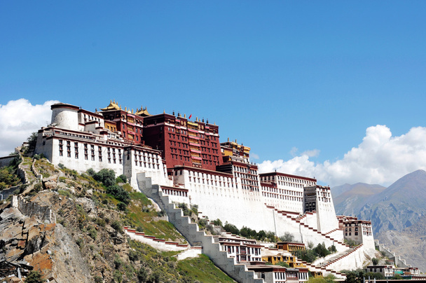 bezienswaardigheid van het beroemde potala-paleis in lhasa-tibet - Foto, afbeelding
