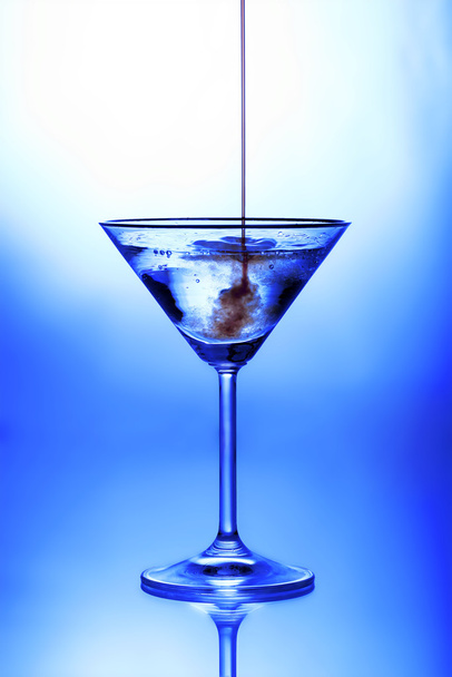 Cocktail being poured - Fotografie, Obrázek