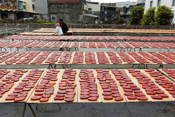 beigang, taiwan, 9. Januar 2014, arbeiterinnen sortieren grau m - Foto, Bild