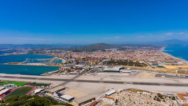 mar y la ciudad de gibraltar
 - Foto, imagen