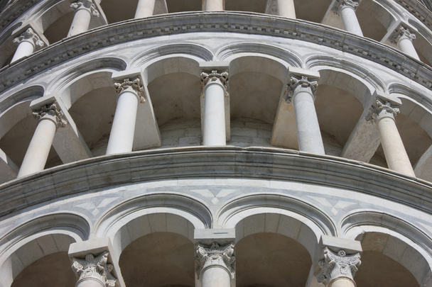 Наклонная башня в Пизе
 - Фото, изображение
