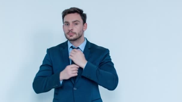 Positive businessman standing   - Záběry, video
