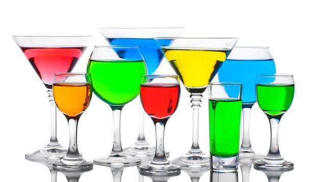 alcoholhoudende cocktails geïsoleerd op wit - Foto, afbeelding