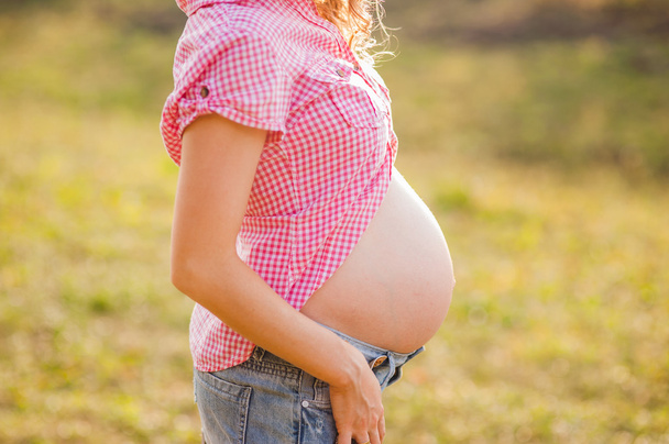 Zwangere buik - Foto, afbeelding