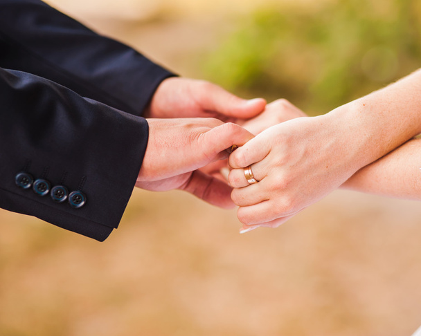Handshake mezi dvěma lidmi - Fotografie, Obrázek