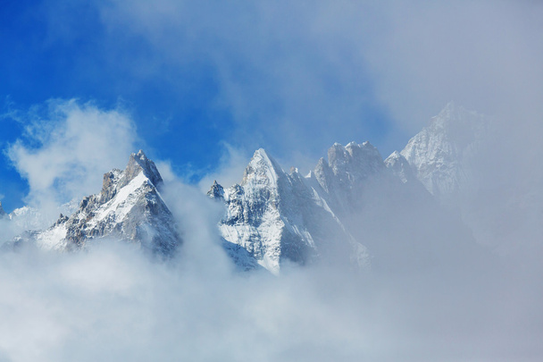 montagnes dans la région de Kanchenjunga
 - Photo, image