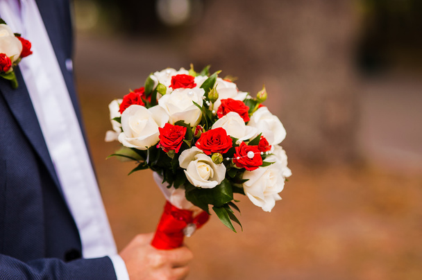  красивий букет троянд
 - Фото, зображення