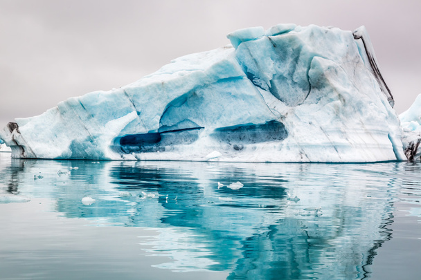 Velký ledovec na jezeře na Islandu - Fotografie, Obrázek