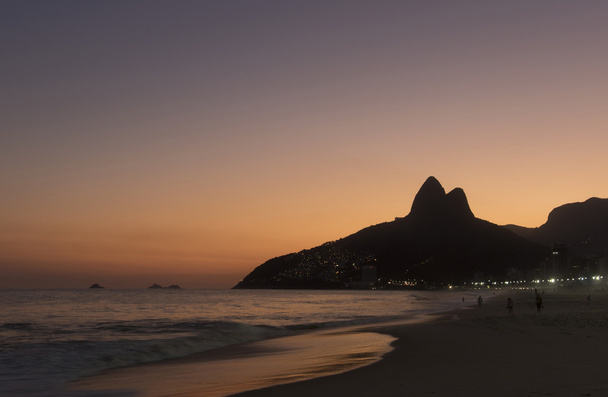 Weergave van Ipanema Beach in de avond zon, Rio de Janeiro, Brazilië - Foto, afbeelding