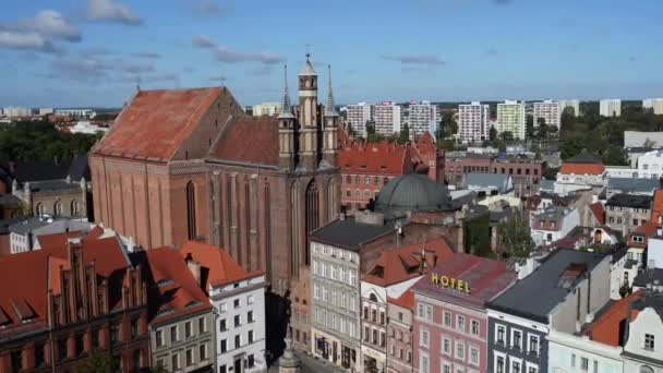 Torun városa a Visztula folyó Észak-Lengyelországban - Felvétel, videó
