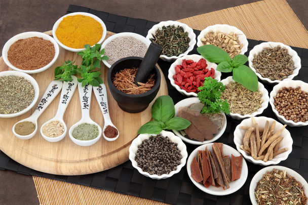 Ingredientes de la salud a base de hierbas
 - Foto, imagen