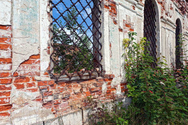 ściany Kościoła zniszczone - Zdjęcie, obraz
