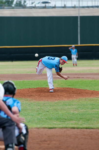 adolescent baseball lancer un pitch
. - Photo, image