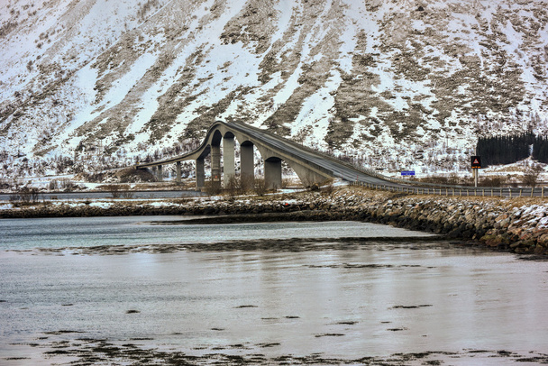 Gimsoystraumen міст, прибуття островів, Норвегії - Фото, зображення