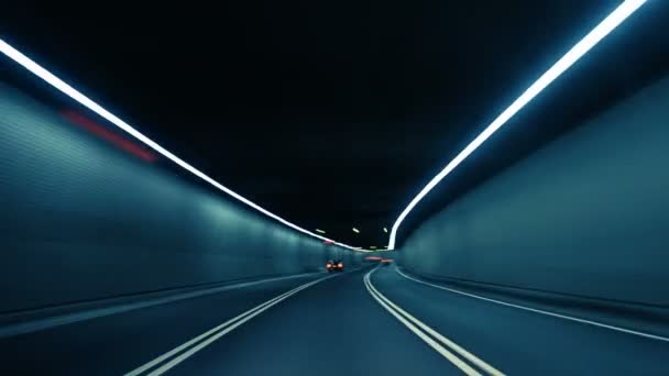 モントリオールの高速道路トンネル内走行 - 映像、動画