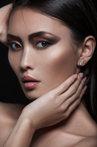 Closeup portrait of asian model with fashion evening  shining makeup - Фото, зображення