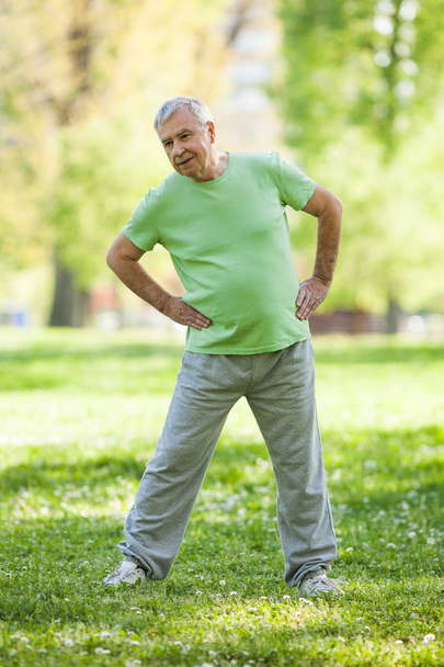 Активный пожилой человек
  - Фото, изображение