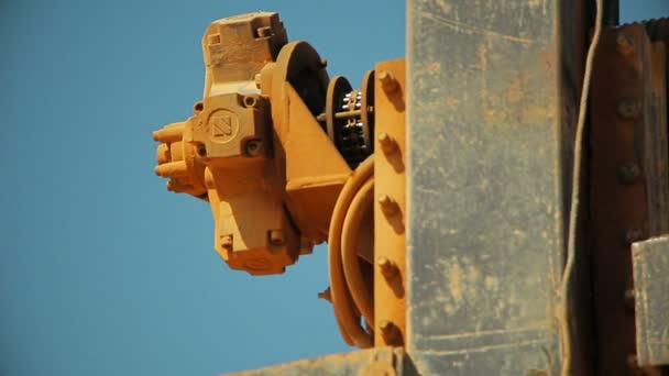 工事現場の掘削装置付けトラクター - 映像、動画