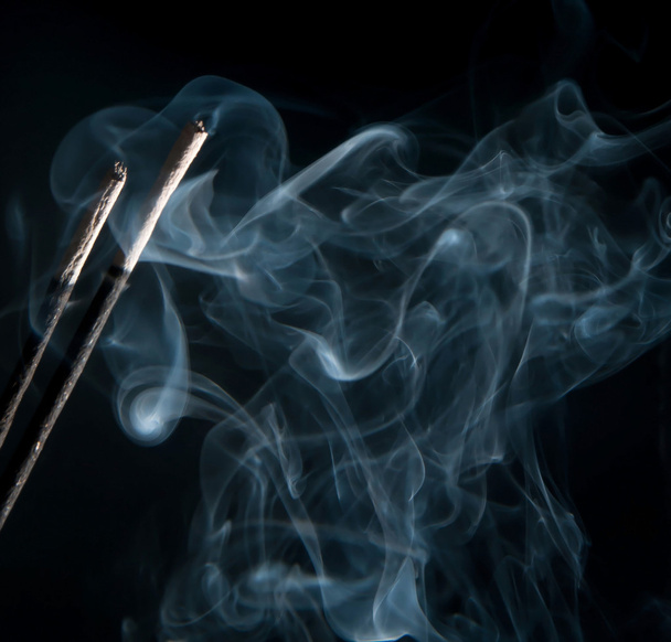 Incense with smoke - Foto, afbeelding