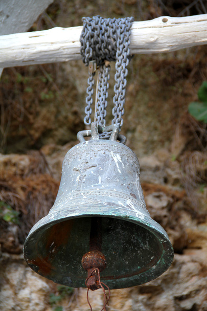 Стародавня дзвіниця висить на Брус дерев'яний - Фото, зображення