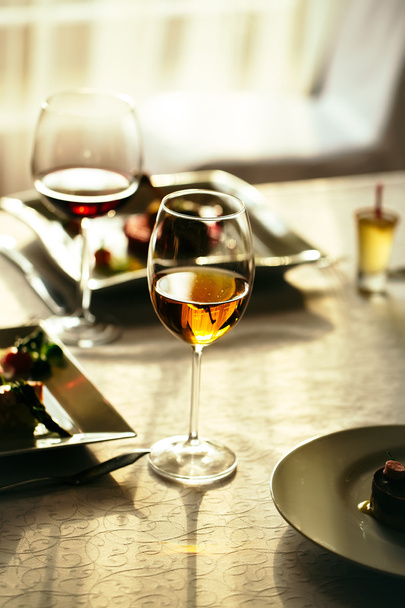 Served meal and wine - Foto, imagen