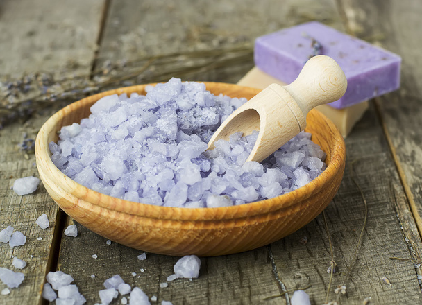 Merisuola laventelilla ja luonnollisella saippualla - ainekset kylpylään
 - Valokuva, kuva