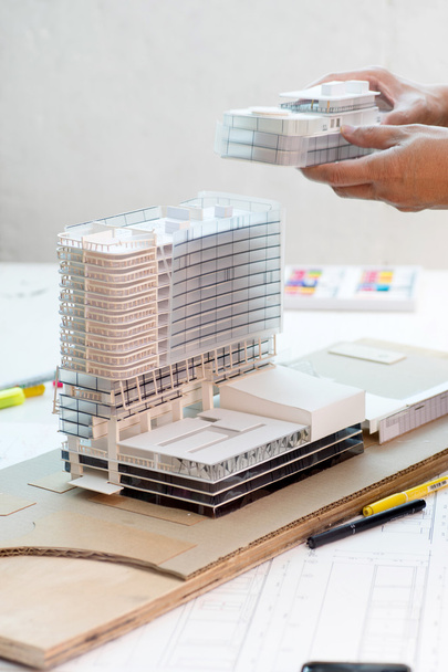 doing architecture  small model - Foto, Bild