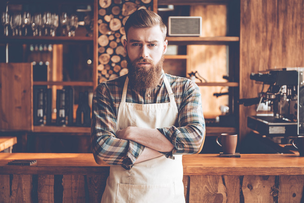 Barista in apron at cafe - Foto, afbeelding