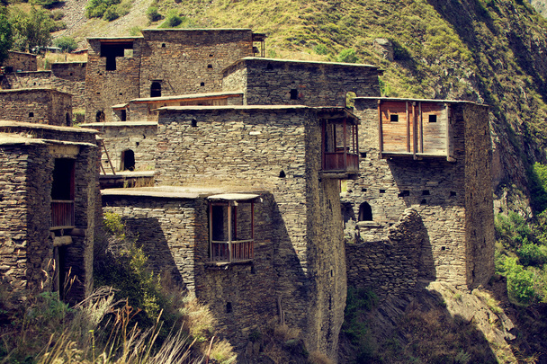 Casa-fortaleza en el Shatili (Georgia
) - Foto, Imagen