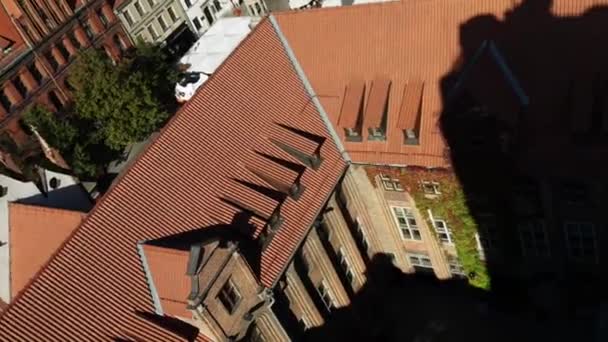 Torun on kaupunki Pohjois-Puolassa Veiksel-joella
 - Materiaali, video