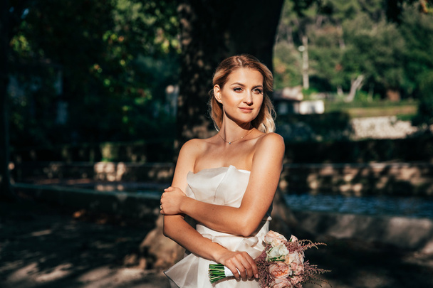 Happy young bride - Foto, Imagen