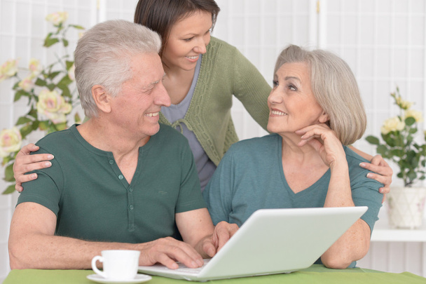 Senior couple  with laptop - Foto, Bild