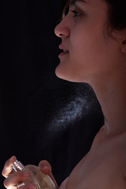 close up woman spray - Foto, Imagem