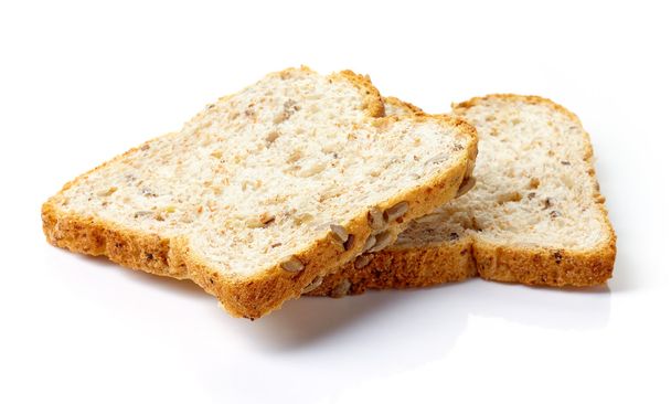 Шматочок мультизернистого хліба ізольовані на білому
 - Фото, зображення