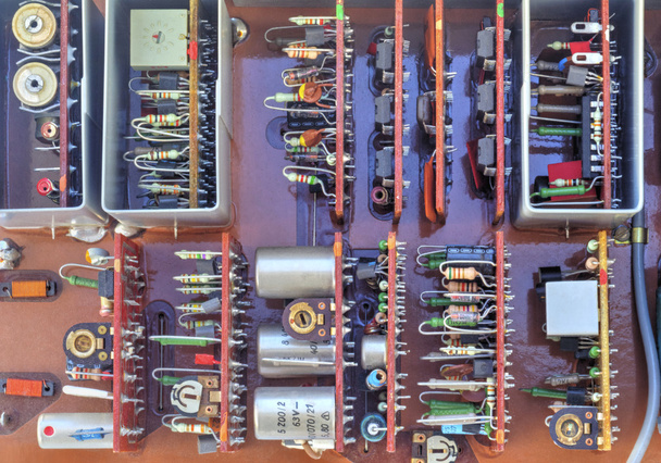 elektronisches Gerät mit verschiedenen Komponenten - Foto, Bild
