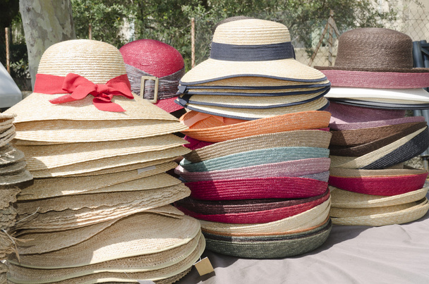 slaměné klobouky na trh - Fotografie, Obrázek