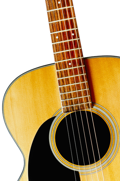 Guitarra acústica de madera aislado primer plano
 - Foto, imagen