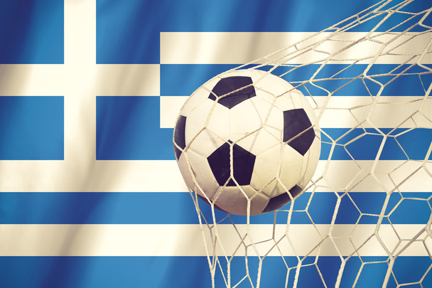 Pelota de fútbol en color griego bandera grunge vintage
 - Foto, imagen