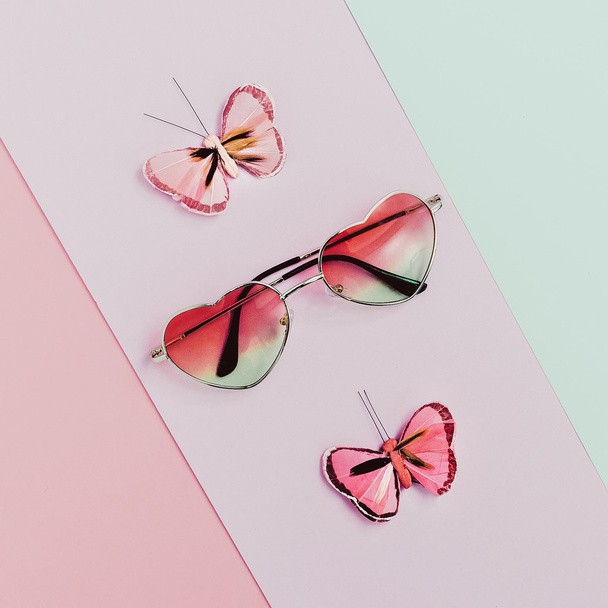Fashion accessories sunglasses Pink hearts. Romantic summer styl - Foto, imagen