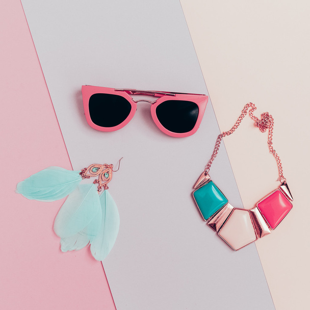 Vanilla Summer trend. Fashionable. Women's accessories. Necklace - Valokuva, kuva