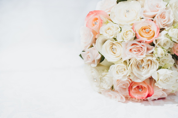 closeup of wedding bouquet with diamonds - Фото, зображення